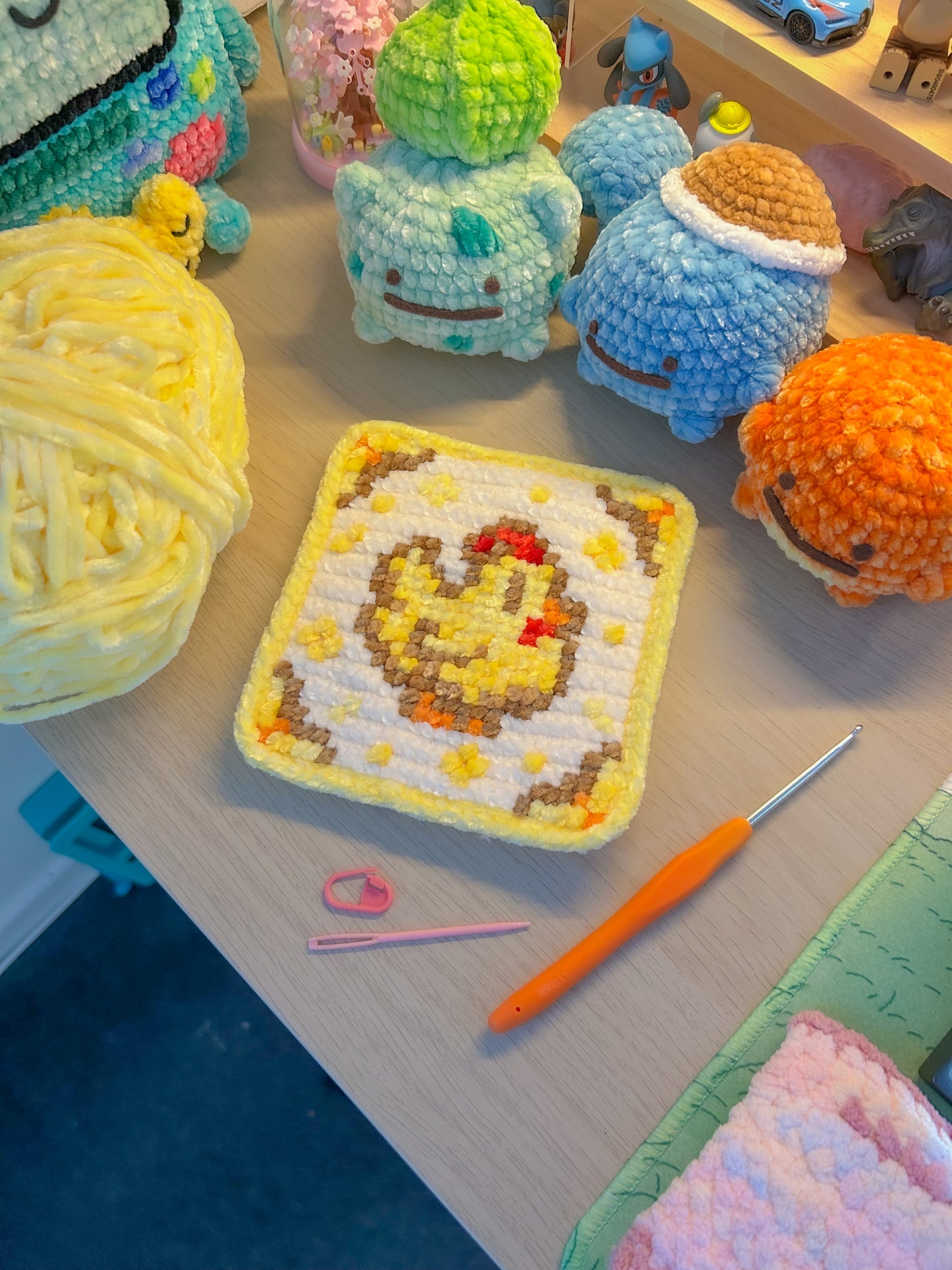 Stardew Gold Chicken Crochet x Cross Stitch Pattern - PixelStitch